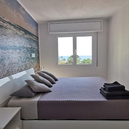 Apartamento a 100 metros de la playa Pineda De Mar Exterior foto