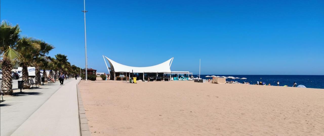 Apartamento a 100 metros de la playa Pineda De Mar Exterior foto